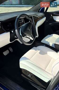 Позашляховик / Кросовер Tesla Model X 2016 в 