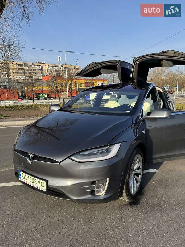Внедорожник / Кроссовер Tesla Model X 2017 в Киеве