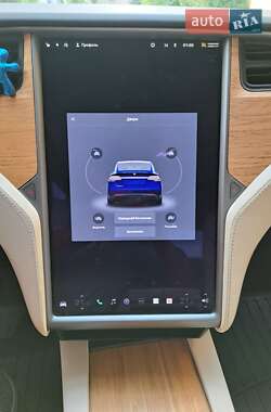 Внедорожник / Кроссовер Tesla Model X 2018 в 