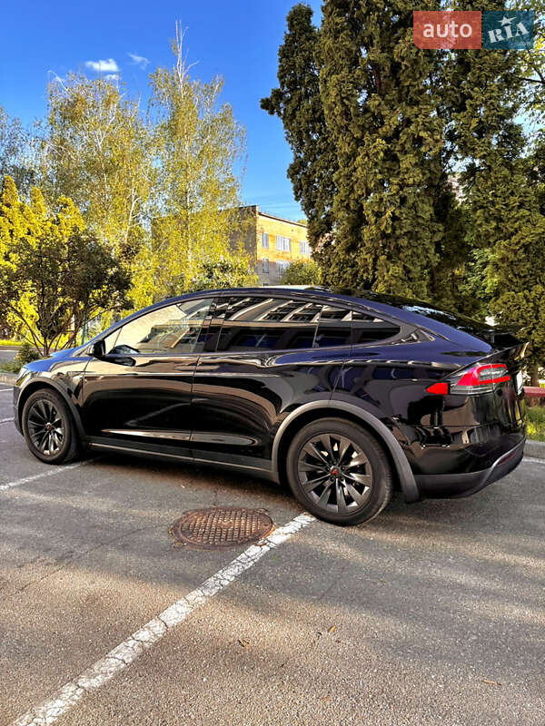 Позашляховик / Кросовер Tesla Model X 2016 в Києві