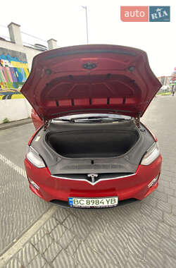 Позашляховик / Кросовер Tesla Model X 2019 в 