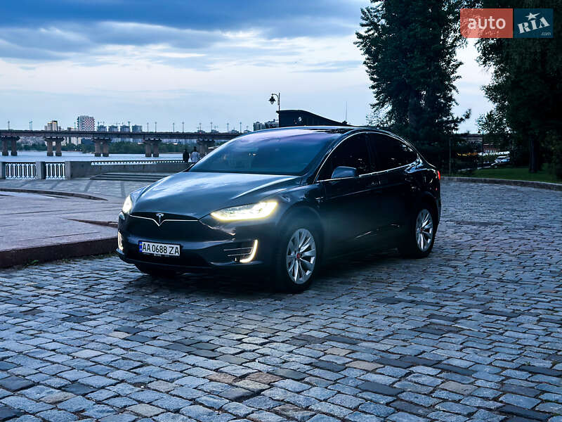 Внедорожник / Кроссовер Tesla Model X 2017 в Киеве