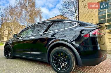 Позашляховик / Кросовер Tesla Model X 2019 в 