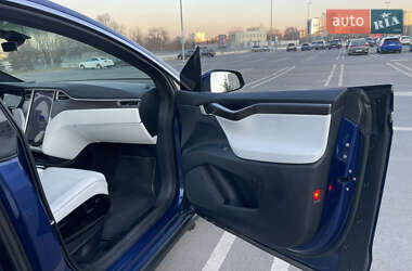 Внедорожник / Кроссовер Tesla Model X 2016 в 