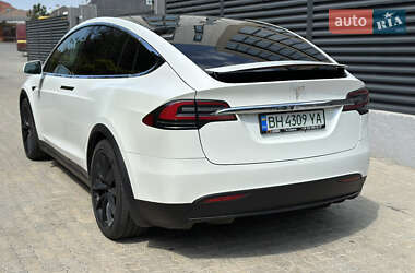 Позашляховик / Кросовер Tesla Model X 2020 в 