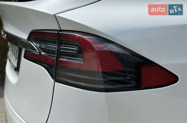 Позашляховик / Кросовер Tesla Model X 2020 в 