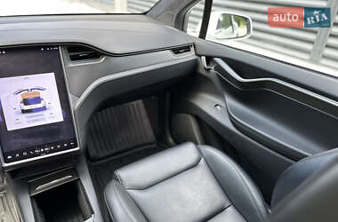 Позашляховик / Кросовер Tesla Model X 2020 в 