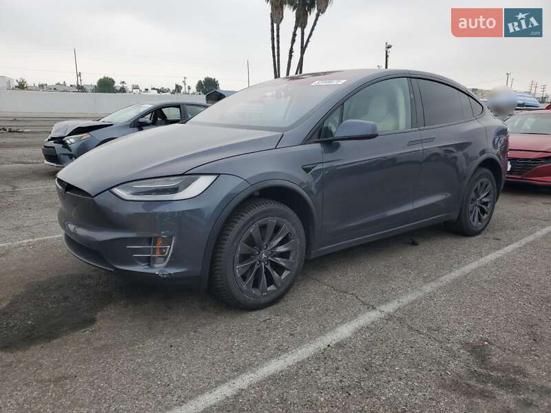 Tesla Model X 2018