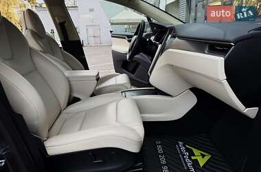 Позашляховик / Кросовер Tesla Model X 2018 в 