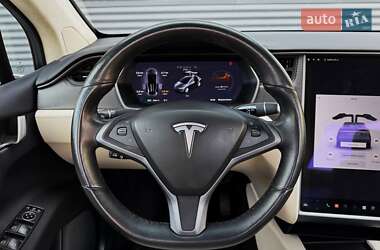 Позашляховик / Кросовер Tesla Model X 2018 в 