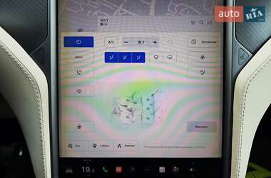 Позашляховик / Кросовер Tesla Model X 2018 в 