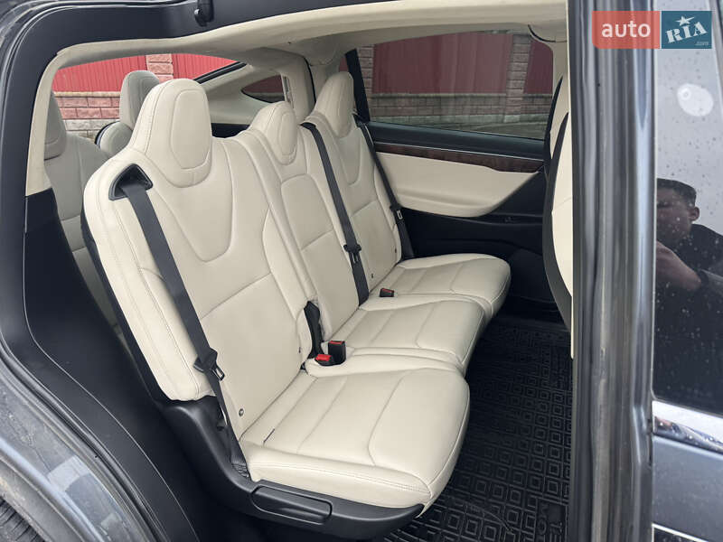 Позашляховик / Кросовер Tesla Model X 2018 в Рівному фото 16 Позашляховик / Кросовер Tesla Model X 2018 в Рівному