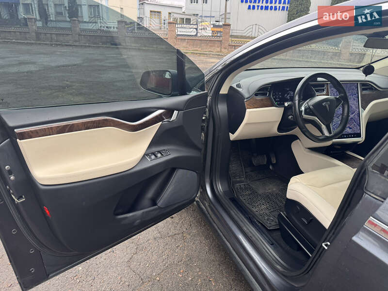 Позашляховик / Кросовер Tesla Model X 2018 в Рівному фото 18 Позашляховик / Кросовер Tesla Model X 2018 в Рівному