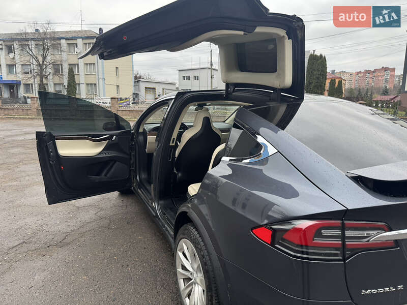 Позашляховик / Кросовер Tesla Model X 2018 в Рівному фото 21 Позашляховик / Кросовер Tesla Model X 2018 в Рівному