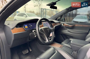 Позашляховик / Кросовер Tesla Model X 2017 в 