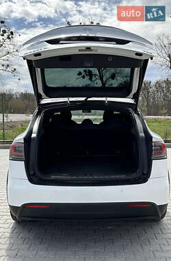 Внедорожник / Кроссовер Tesla Model X 2018 в 