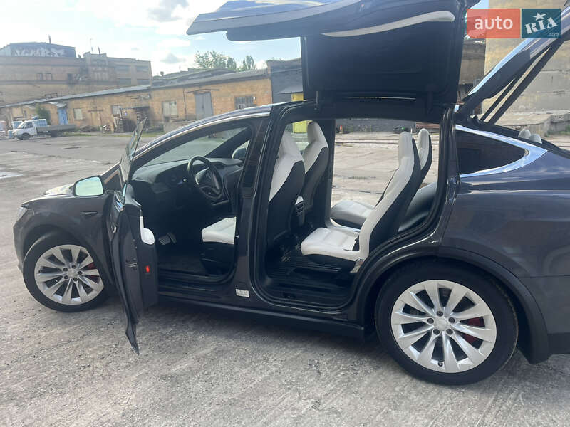 Позашляховик / Кросовер Tesla Model X 2020 в Києві