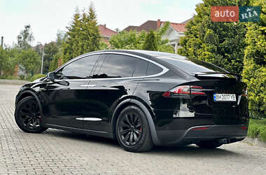 Внедорожник / Кроссовер Tesla Model X 2016 в 