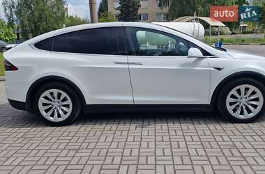 Позашляховик / Кросовер Tesla Model X 2018 в 