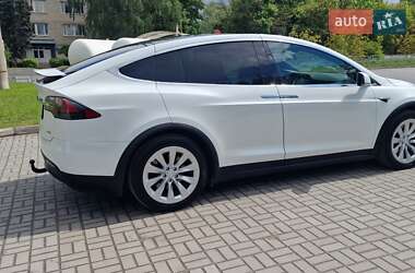 Позашляховик / Кросовер Tesla Model X 2018 в 