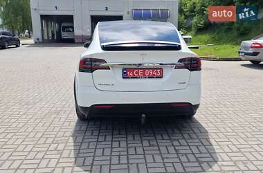 Позашляховик / Кросовер Tesla Model X 2018 в 