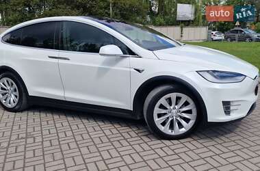Позашляховик / Кросовер Tesla Model X 2018 в 