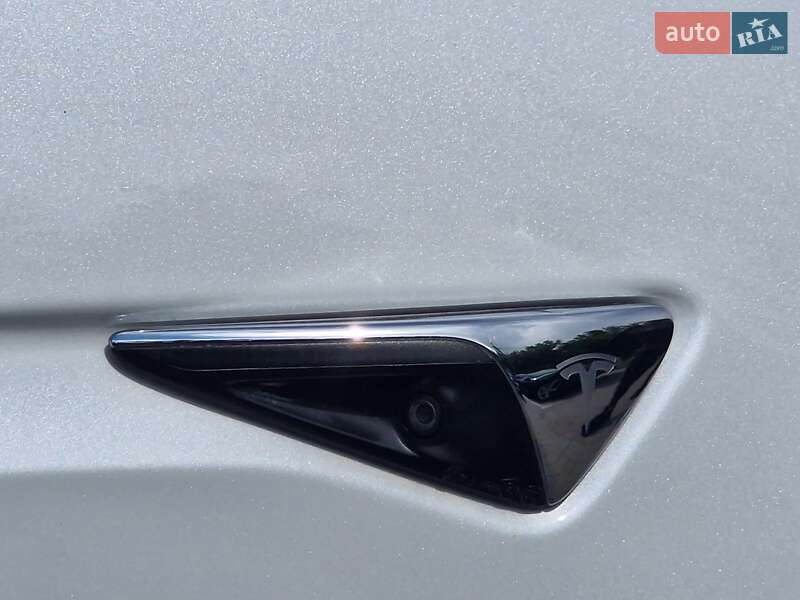 Внедорожник / Кроссовер Tesla Model X 2018 в Тернополе