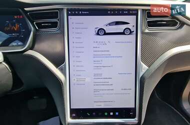 Позашляховик / Кросовер Tesla Model X 2018 в 