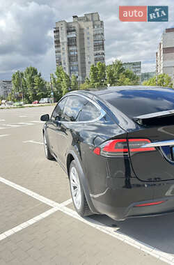 Позашляховик / Кросовер Tesla Model X 2018 в 