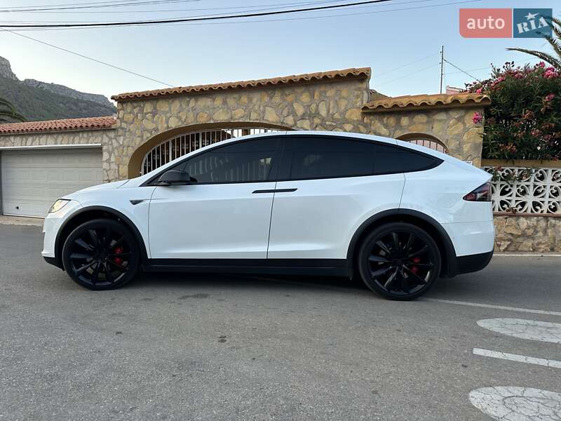 Позашляховик / Кросовер Tesla Model X 2016 в Києві