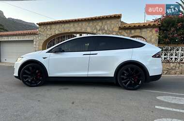 Позашляховик / Кросовер Tesla Model X 2016 в 