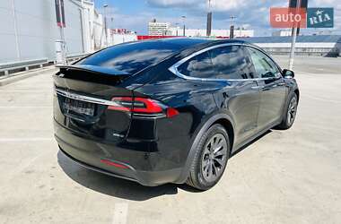 Позашляховик / Кросовер Tesla Model X 2018 в 