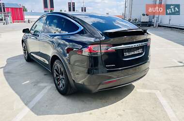 Позашляховик / Кросовер Tesla Model X 2018 в 