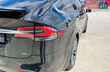 Позашляховик / Кросовер Tesla Model X 2018 в 