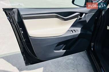 Позашляховик / Кросовер Tesla Model X 2018 в 