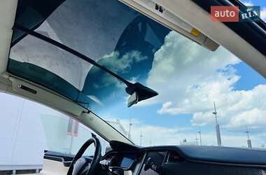 Позашляховик / Кросовер Tesla Model X 2018 в 