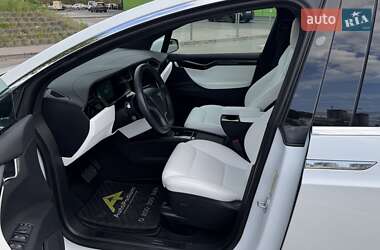 Позашляховик / Кросовер Tesla Model X 2019 в 