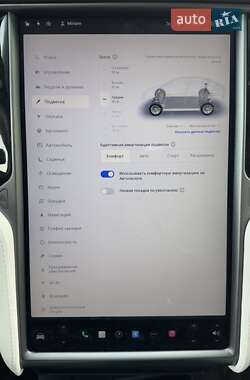 Позашляховик / Кросовер Tesla Model X 2019 в 