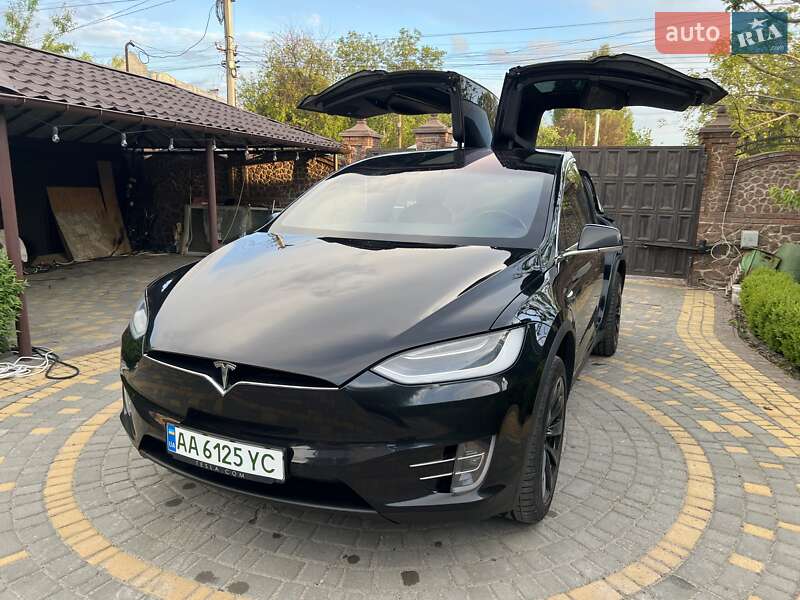 Внедорожник / Кроссовер Tesla Model X 2018 в 