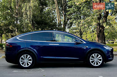 Позашляховик / Кросовер Tesla Model X 2017 в 