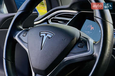 Позашляховик / Кросовер Tesla Model X 2017 в 