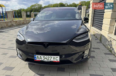 Позашляховик / Кросовер Tesla Model X 2017 в 