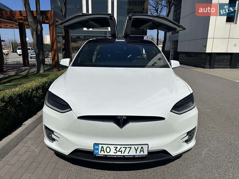 Tesla Model X 2016