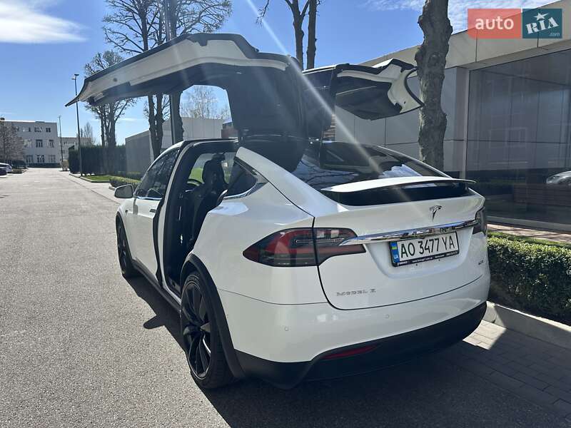 Внедорожник / Кроссовер Tesla Model X 2016 в Киеве