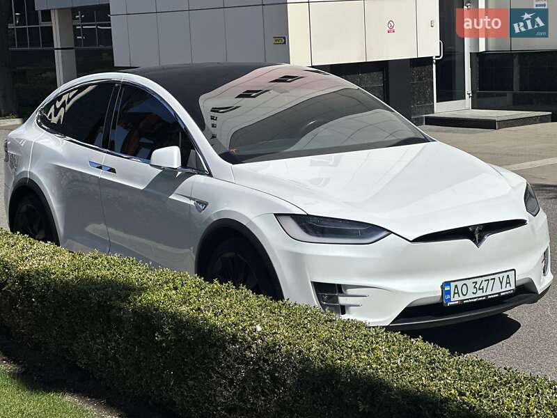 Внедорожник / Кроссовер Tesla Model X 2016 в Киеве