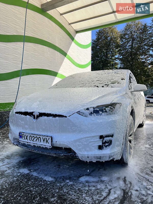 Позашляховик / Кросовер Tesla Model X 2020 в Хмельницькому