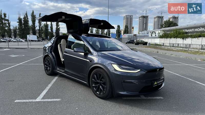 Tesla Model X 2022