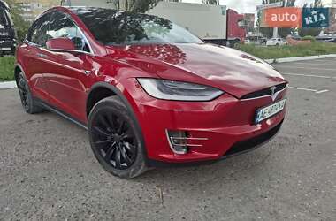 Позашляховик / Кросовер Tesla Model X 2017 в 