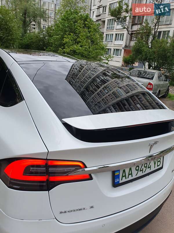 Позашляховик / Кросовер Tesla Model X 2016 в Києві