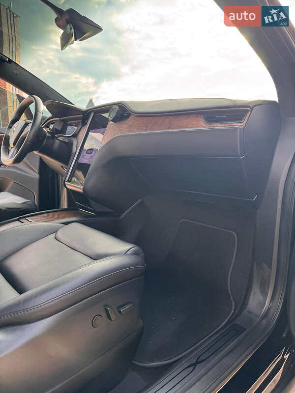 Внедорожник / Кроссовер Tesla Model X 2020 в Киеве